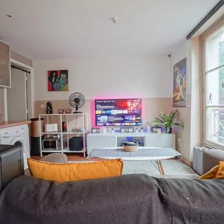 Charming Design Apt In The Marais In Paris * Paris