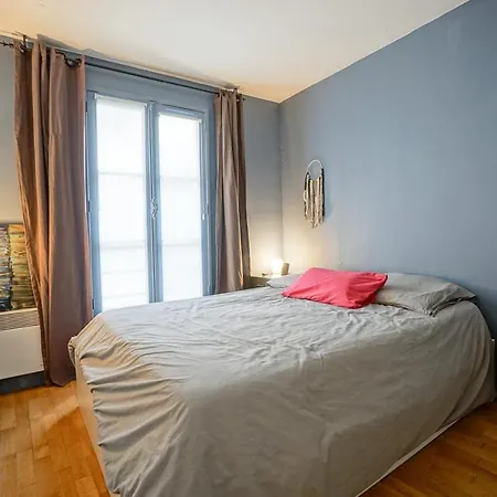 Apartment Charming Design Apt In The Marais In Paris *