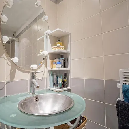 Charming Design Apt In The Marais In Paris Apartment Paris